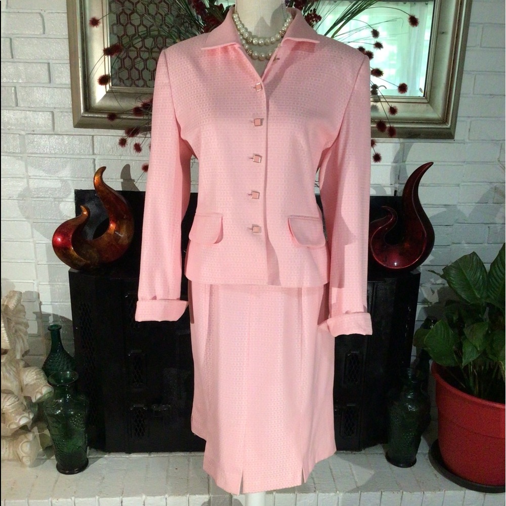 Vintage Sag Harbor Bubblegum Pink Jacquard 2 Piece Skirt Suit Set Size 10